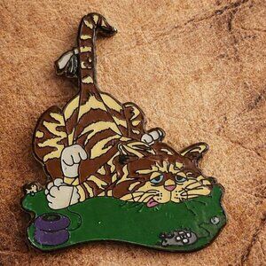 Gary Patterson Comical Cats Vintage 1990's Feline Lapel Pin - Cat Collection Pin